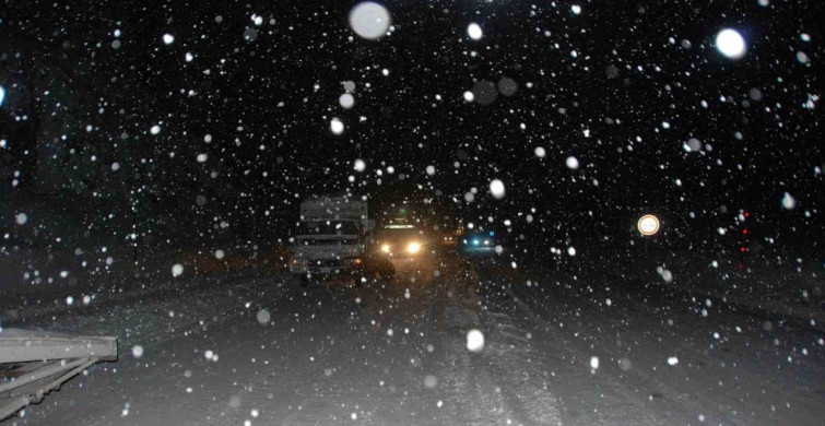 Alacabel'de Kar Yağışı Başladı, Kalınlık 5 Santime Ulaştı