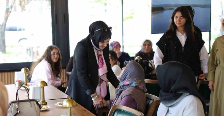 Alaca'da Anlamlı Anneler Günü Buluşması