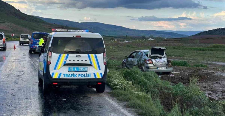 Alaca'da Kaygan Yolda Kaza: 5 Yaralı