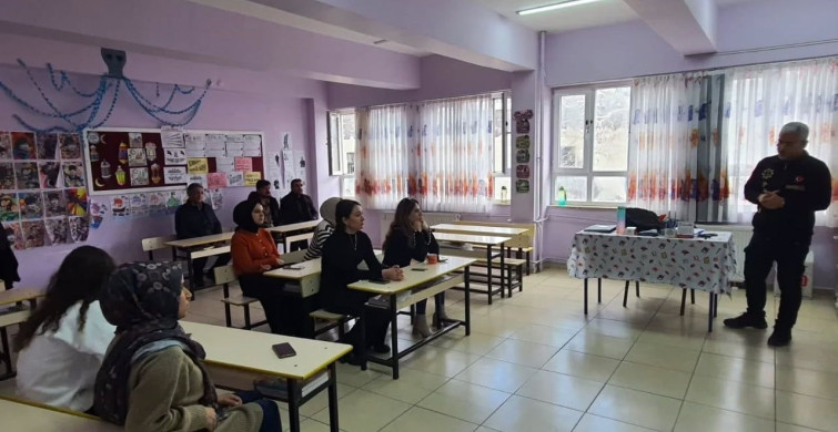 Alacakaya'da Narkotik Suçlarla Mücadelede Eğitim Faaliyeti