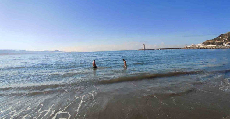 Alanya'da Erken Saatlerde Deniz Keyfi