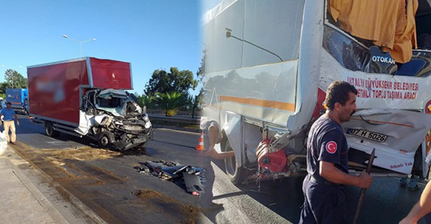 Alanya'da Midibüs İle Kamyonet Çarpıştı: 15 Yaralı