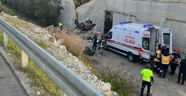 Alanya'da Muz Serasına Devrilen Araçta Ölüm ve Yaralanma