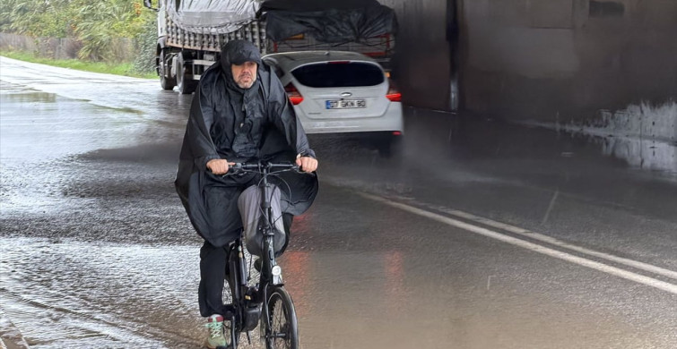 Alanya'da Sağanak Yağış Hayatı Olumsuz Etkiledi