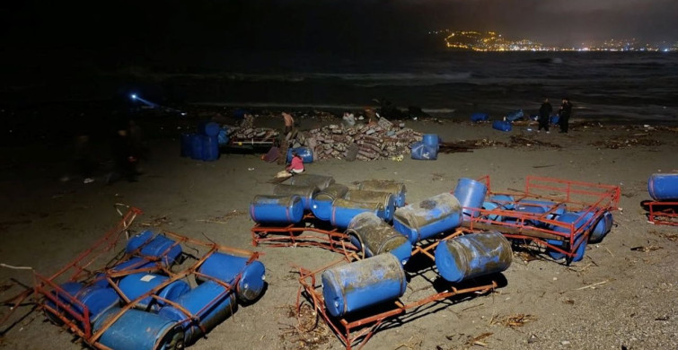 Alanya'da Sağanak Yağış İşletmelere Zarar Verdi