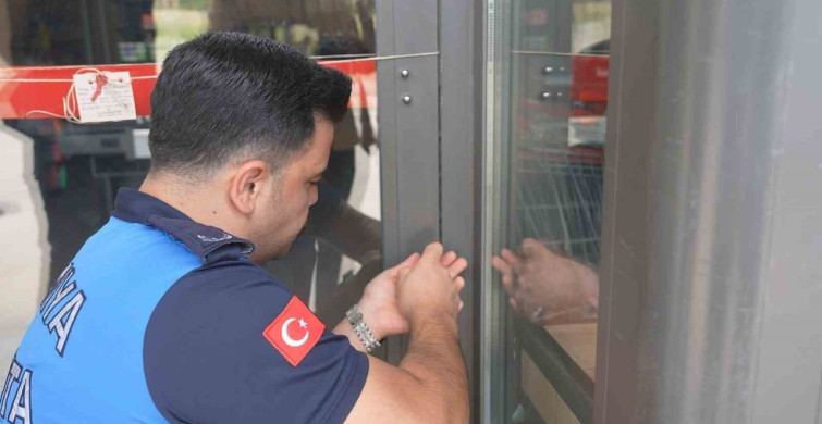 Alanya'da Tarihi Geçmiş Ürünler Satan Market Mühürlendi
