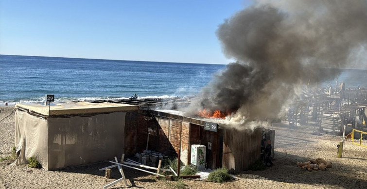 Alanya'daki Plaj Büfesinde Yangın