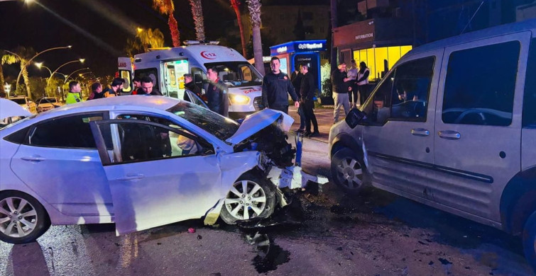 Alanya'daki Trafik Kazası: 3 Yaralı