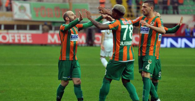Alanyaspor Evinde Sivasspor'u Mağlup Etmeyi Başardı