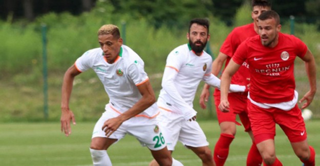 Alanyaspor ile Antalyaspor'un Maçında Kazanan Çıkmadı
