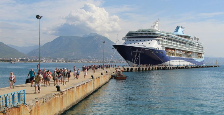 Alanya'ya Marella Discovery 2 ile Gelen Turist Sayısı 1788