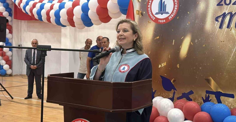 Alaplı Meslek Yüksek Okulu Mezuniyet Töreni Coşkuyla Gerçekleşti