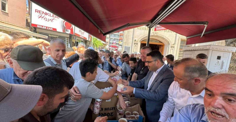 Alaplı'da yüzlerce vatandaşa aşure ikramı