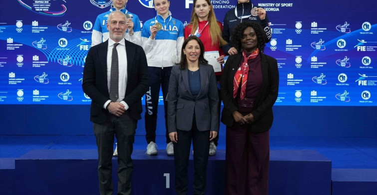 Alara Atmaca Avrupa Gençler Eskrim Şampiyonası'nda Bronz Madalya Kazandı