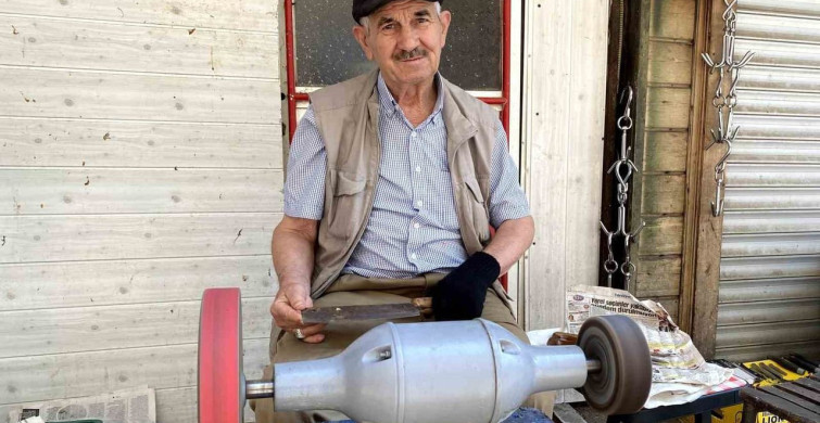 Alaşehir'de Bıçakçılar Kurban Bayramı için Hazırlık Yapıyor