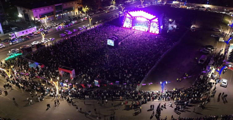 Alişan Bingöl'de Anadolu Şenliği Konseri Verdi