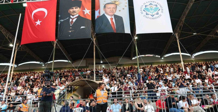 AlkÜ 2025-2026 akademik yılı mezuniyet töreni coşkuyla gerçekleşti