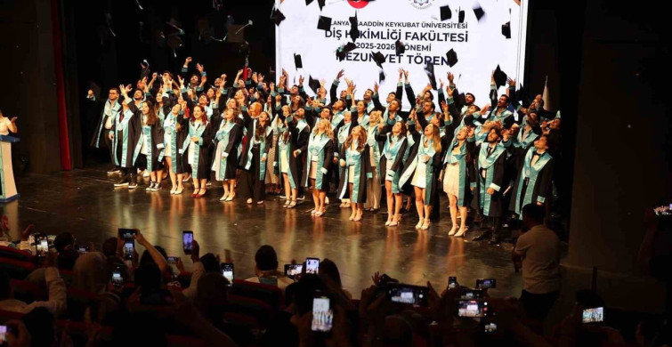 AlkÜ Diş hekimliği fakültesinde mezuniyet ve yemin töreni gerçekleştirildi
