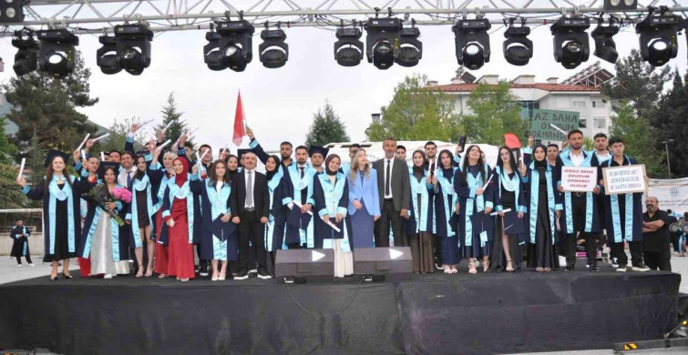 ALKÜ Mezuniyet Töreni Coşkusu
