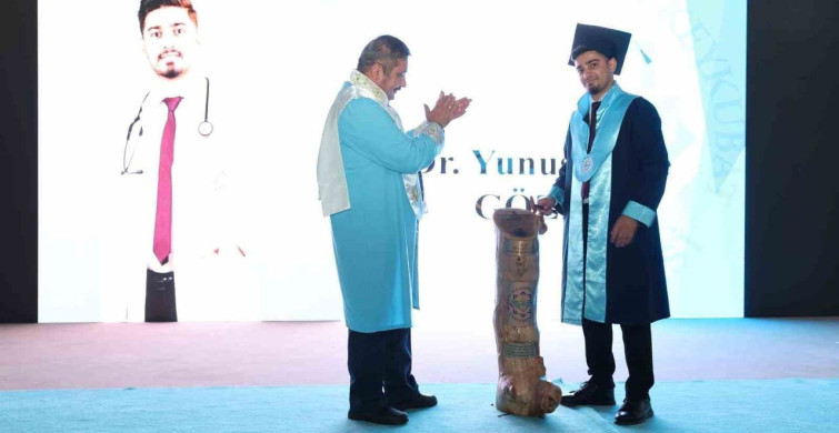 AlkÜ tıp fakültesi mezuniyet töreninde 90 genç hekim diplomalarını aldı