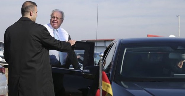 Alman Diplomat  Kapıdan Kovuldu!