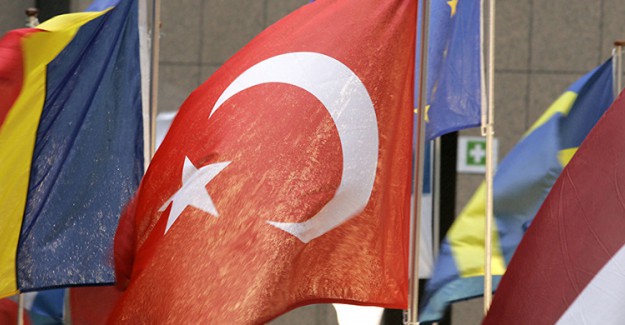 Alman Gazetesi Südkurier: Türkiye AB'den Uzaklaşmak İçin Her Şeyi Yapıyor