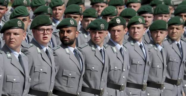 Alman Ordusunda Taşlar Yerinden Oynuyor