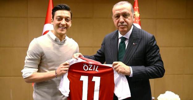Almanya Futbol Federasyonu: '2018'de Mesut Özil'e Yapılanlar Yanlıştı'