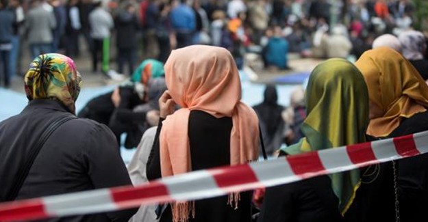 Almanya'da Başörtüsü Yasağı