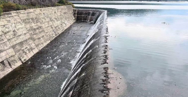 Almus Barajı'nda Dolusavak Taştı: Dron Görüntüleri Paylaşıldı