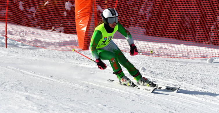 Alp Disiplini FIS Sarıkamış Cup Yarışları Kars'ta Devam Ediyor