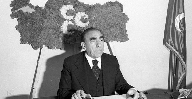 Alparslan Türkeş Ölümünün 22. Yılında Anılıyor