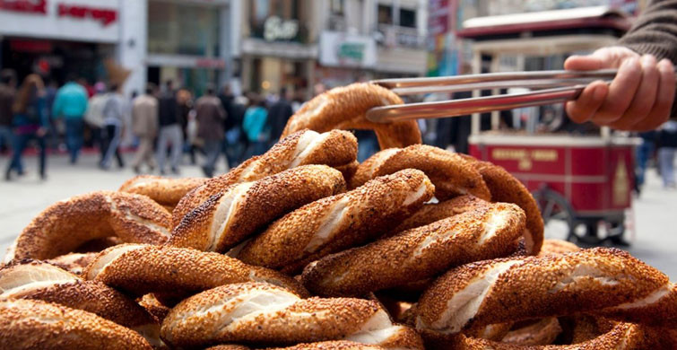 Altı Ay Sonra Simitçiler Tekrar Simit Tezgahlarına Kavuştular