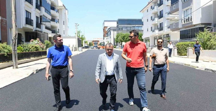 Altıeylül'de asfalt çalışmaları kesintisiz devam ediyor