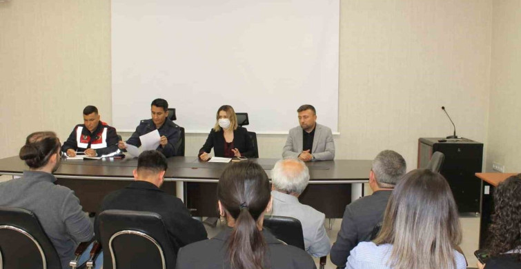 Altıntaş'ta Okul Güvenliği Toplantısı
