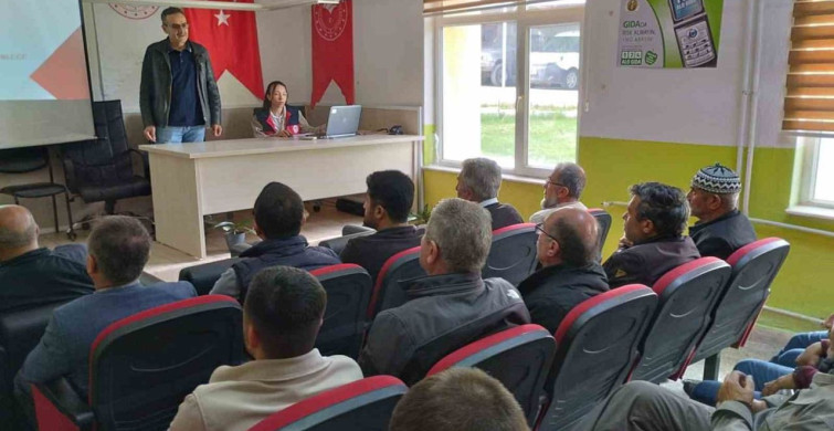 Altıntaş'ta Üreticilere Eğitimi: Yetkilendirilmiş Uygulayıcı Belgesi