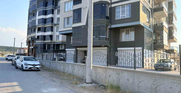 Alzaymır hastası kadın, apartmanın 5. katından düşerek hayatını kaybetti