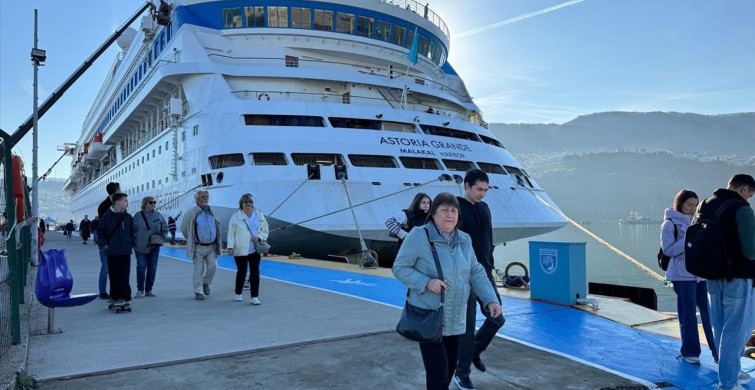 Amasra'ya Gelen Astoria Grande Kruvaziyeri
