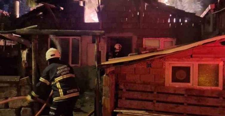Amasya Suluova'da Tek Katlı Ev Yangını