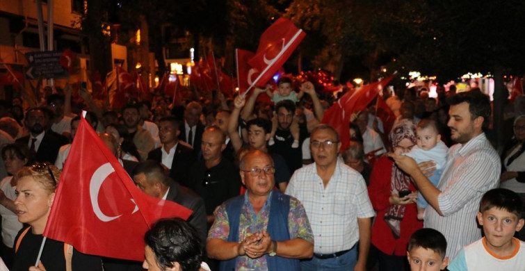 Amasya'da 30 Ağustos Zafer Bayramı Fener Alayı