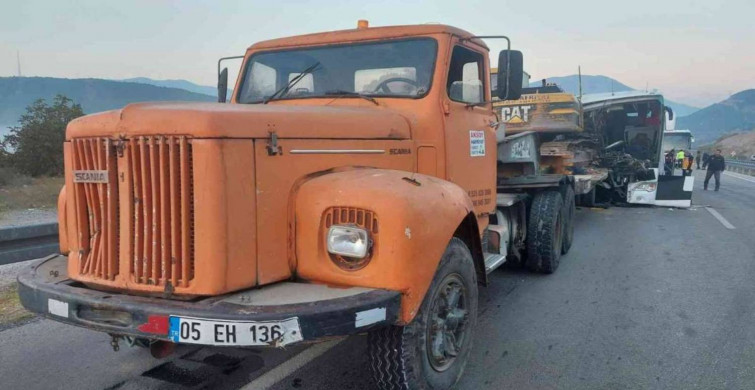 Amasya’da feci kaza: Otobüs TIR’a çarptı! Ölü ve yaralılar var