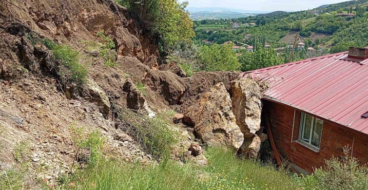 Amasya'da Heyelan: Kaya Parçaları Ev ve Traktörün Üzerine Düştü