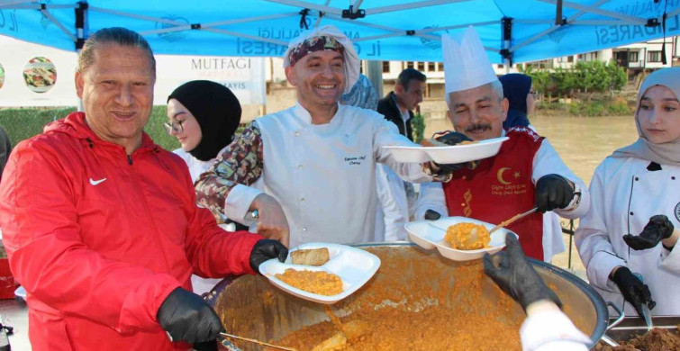 Amasya'da İki Dev Kazan Keşkek Tüketildi