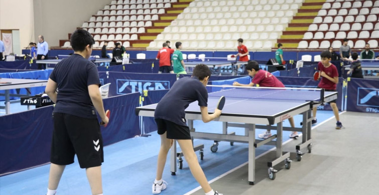 Amasya'da Masa Tenisi Türkiye Şampiyonası Başladı
