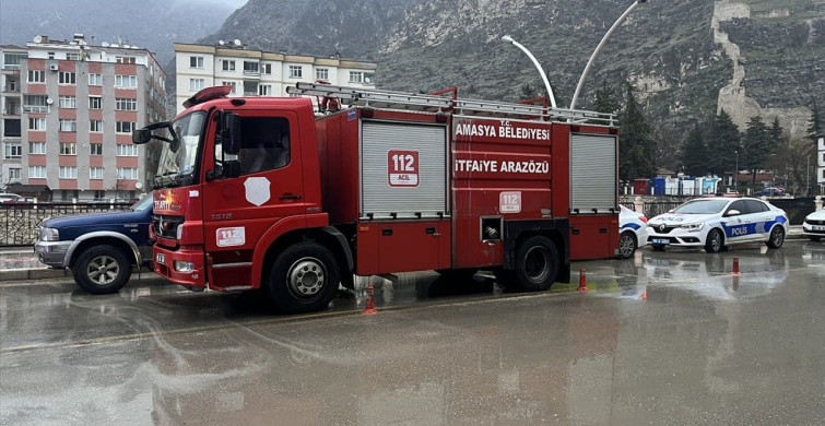 Amasya'da Otomobil Yangını: Araç Kullanılamaz Hale Geldi
