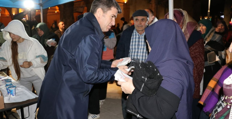 Amasya'da Ramazan Coşkusu: Geleneksel Simit İkramı