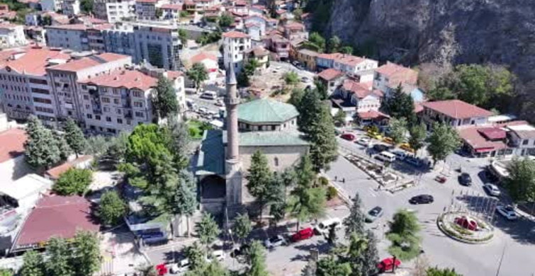 Amasya'da Trafik Sakinliği: Korna Sesi Yok, Yayalar Öncelikli