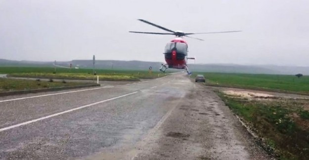 Ambulans Helikopter Kazada Yaralanan Kadın İçin Diyarbakır - Bingöl Yoluna İndi