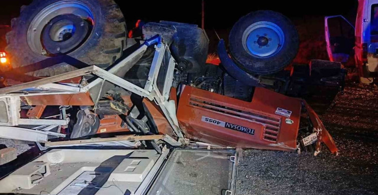 Ambulans Traktöre Çarptı: 4 Yaralı