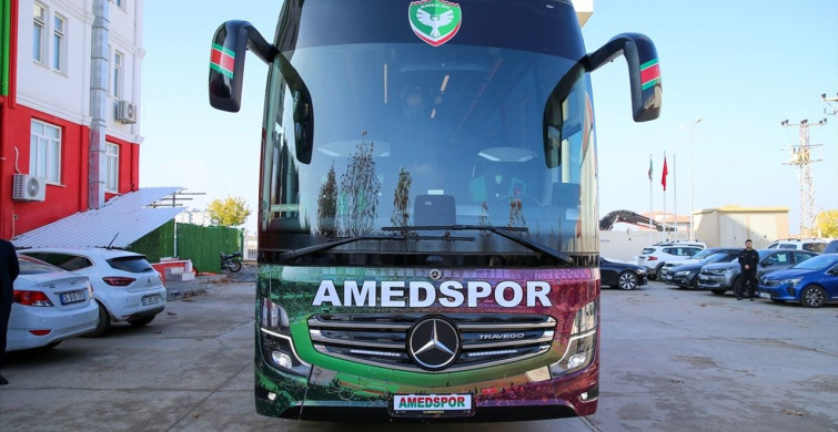 Amed Sportif Faaliyetler'e Yeni Takım Otobüsü Törenle Teslim Edildi